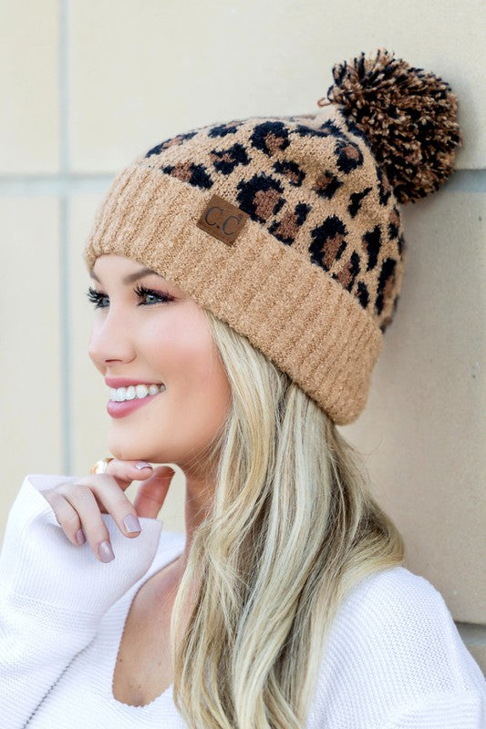 Gorro con pompón de leopardo CC