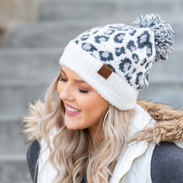 Gorro con pompón de leopardo CC