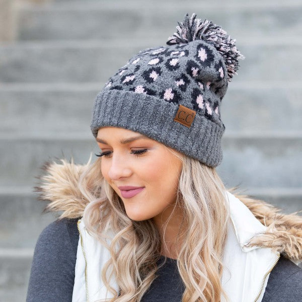 Gorro con pompón de leopardo CC