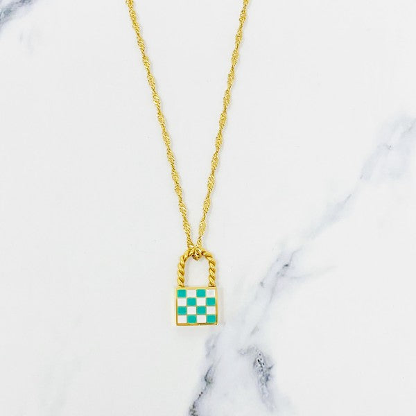 Collier médaillon à carreaux