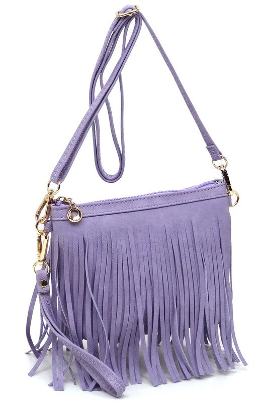 Bolso cruzado tipo clutch con flecos estilo western