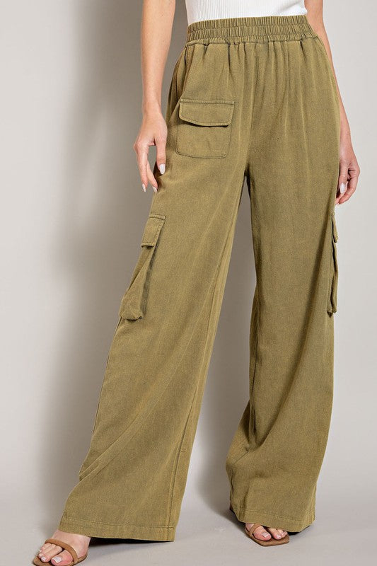 Pantalones cargo con lavado mineral