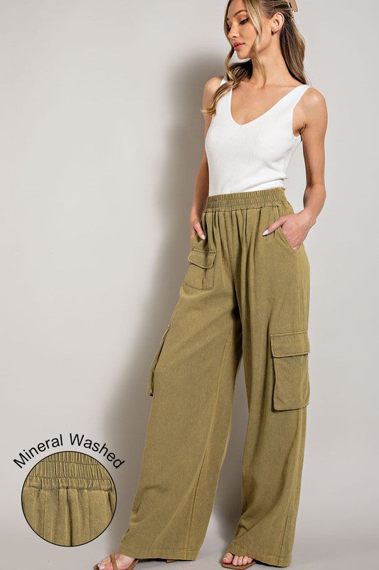 Pantalones cargo con lavado mineral