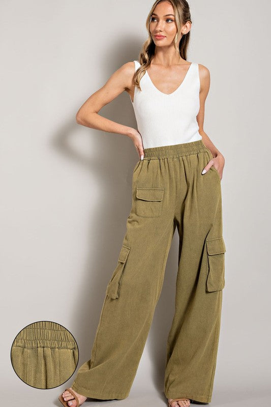 Pantalones cargo con lavado mineral