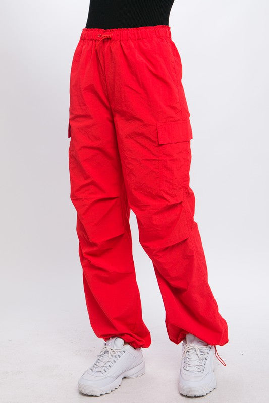 Pantalon cargo parachute coupe ample