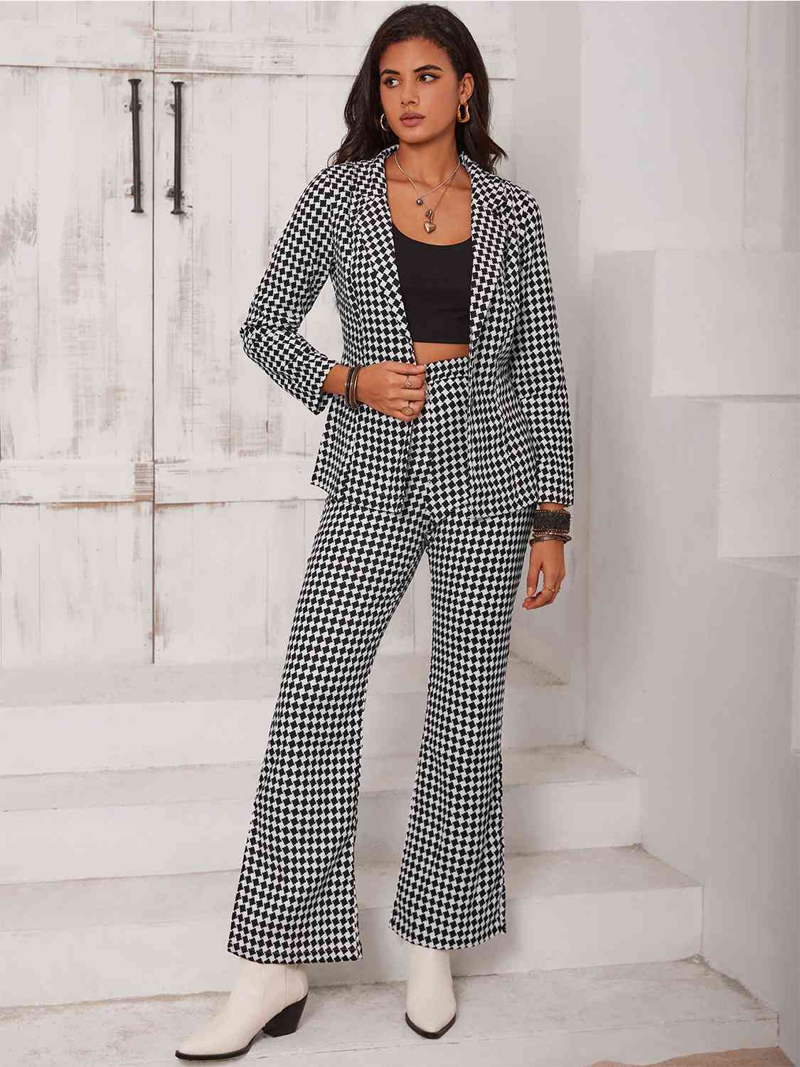 Conjunto blazer a cuadros y pantalón con aberturas