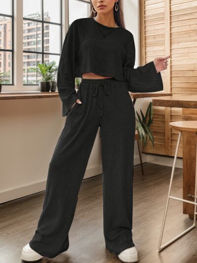 Conjunto de top de canalé con cuello redondo y pantalón con cordón