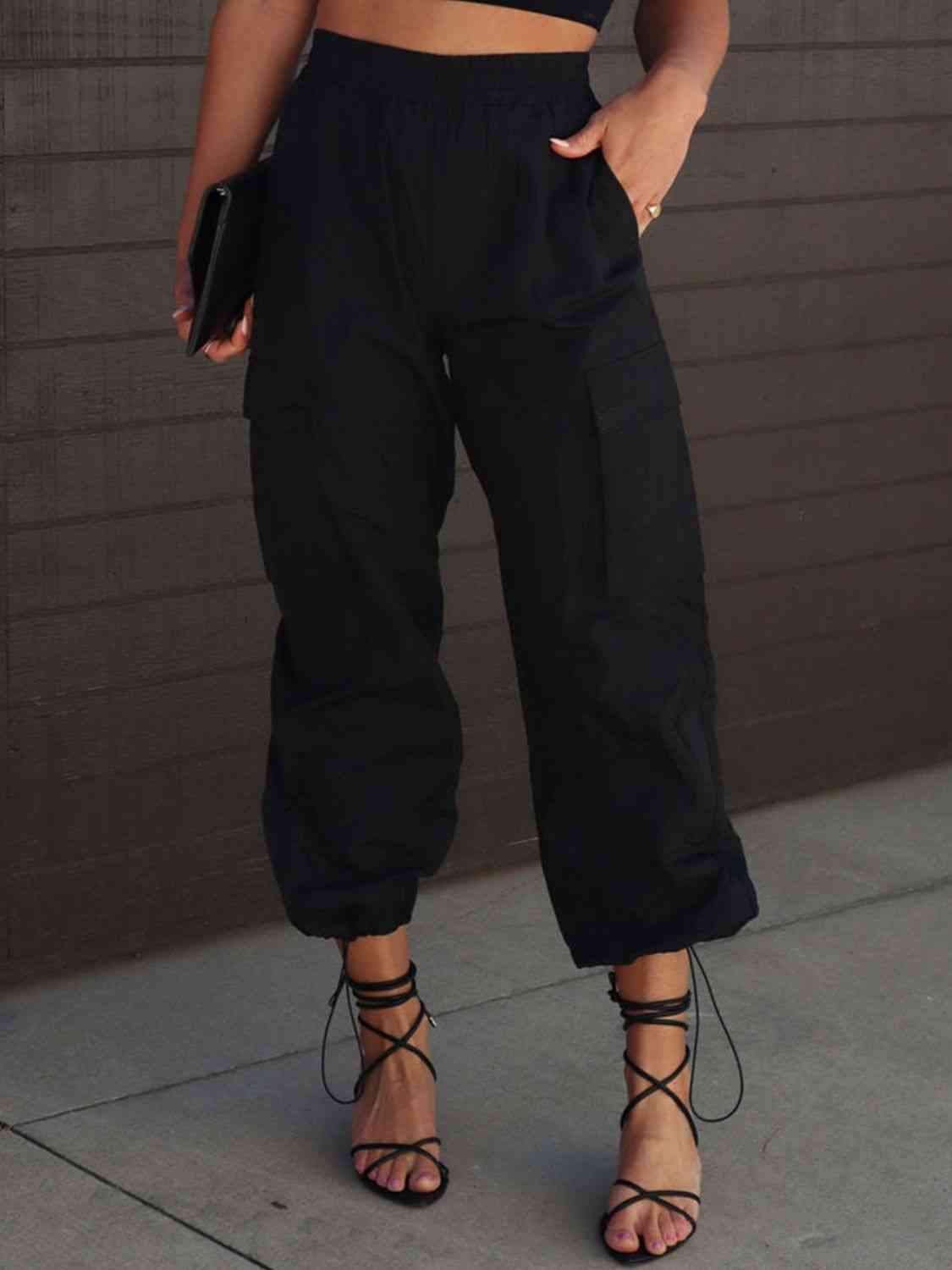 Pantalon taille haute avec cordon de serrage et poches