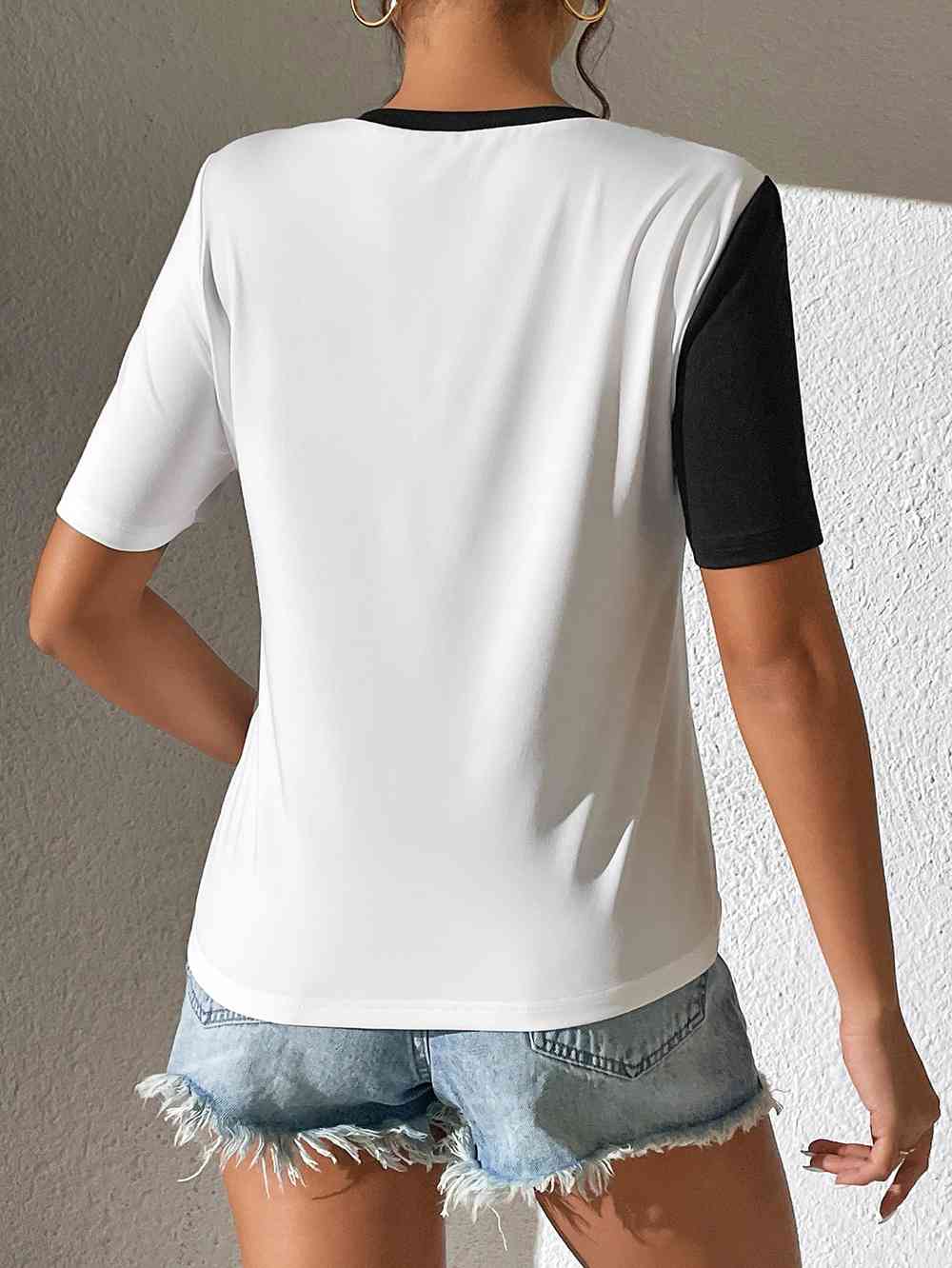 Contrast Color Round Neck Short Sleeve Tee