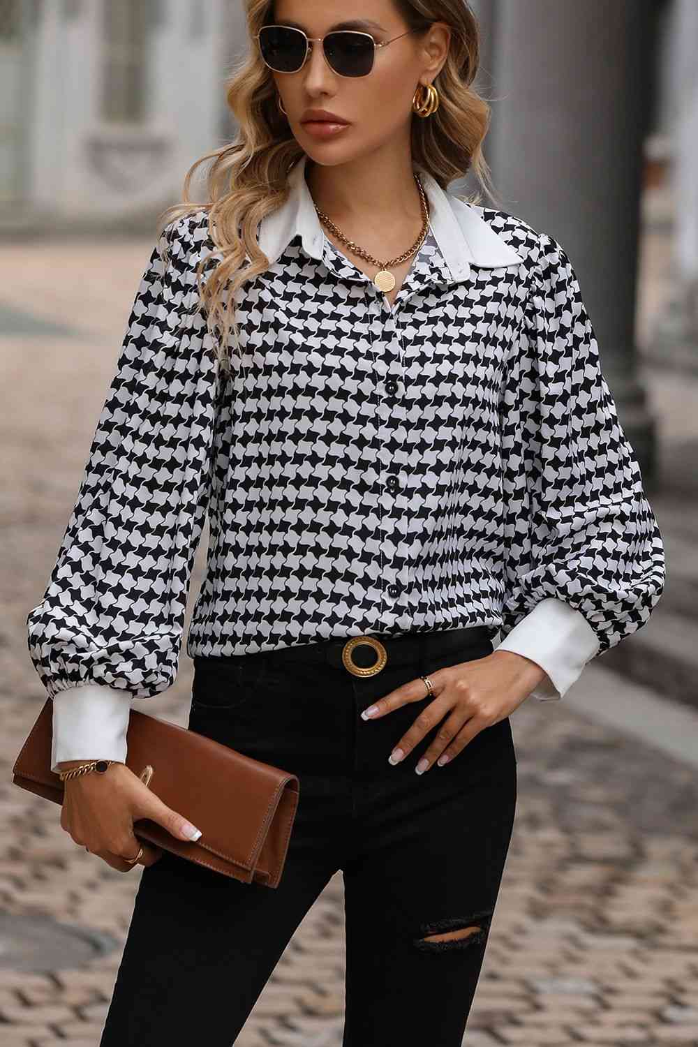 Camisa con manga farol y cuello estampado