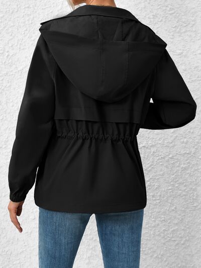 Veste à capuche zippée avec cordon de serrage