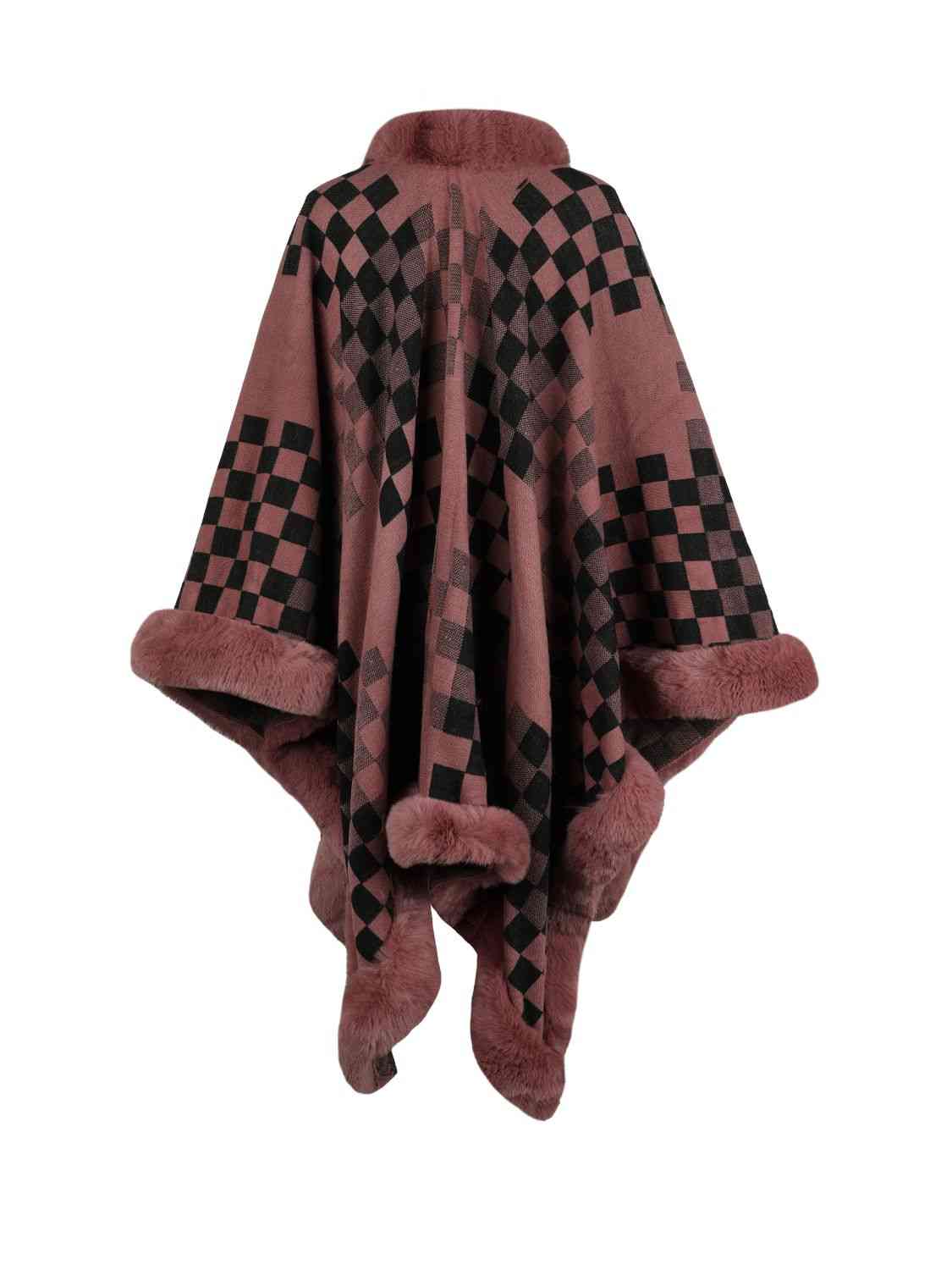 Poncho à carreaux avec bordure en fausse fourrure