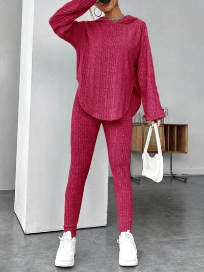 Ensemble sweat à capuche et pantalon à épaules tombantes et col rond