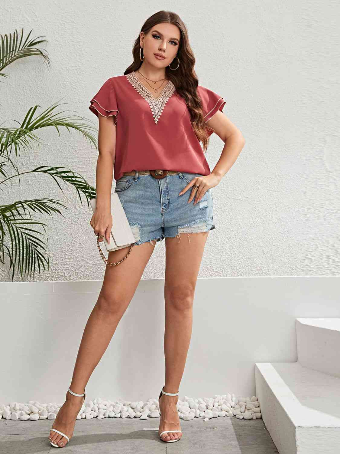 Blusa de manga acampanada en capas con cuello en V en contraste de talla grande