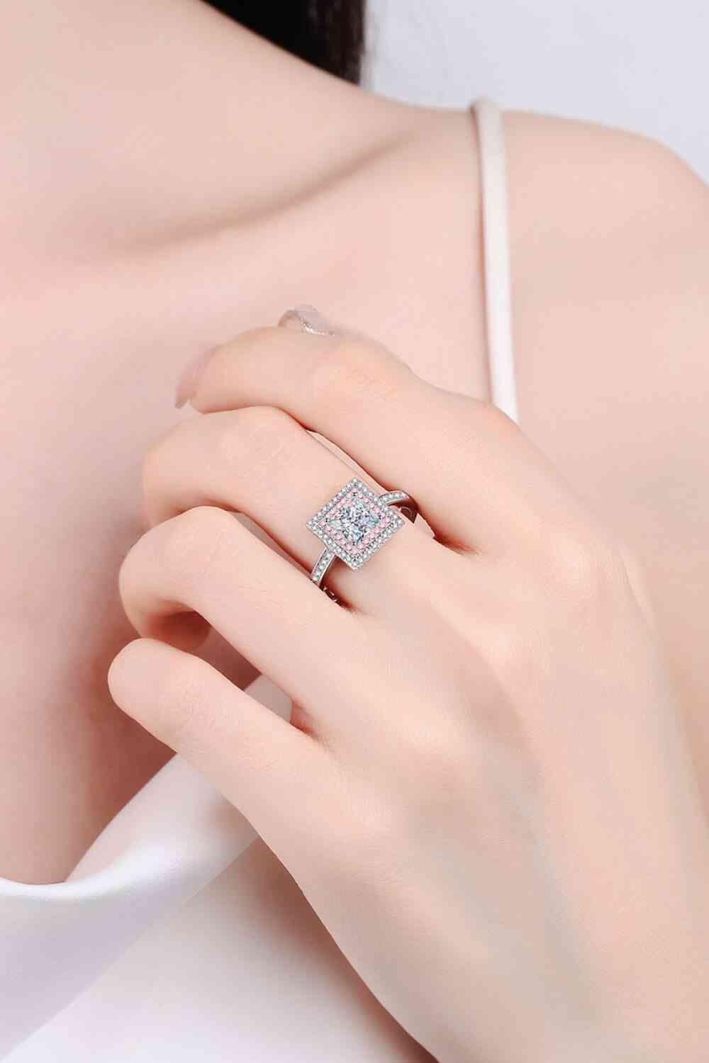 Bague Moissanite 1 Carat Restez Élégante