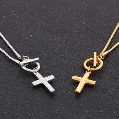 Collier en acier inoxydable avec pendentif croix